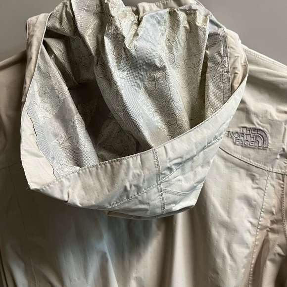 North Face Rain coat with belt and detachable hood. Size S - Picture 5 of 7